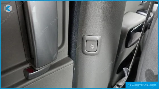 KIA CARNIVAL 9-SEATER PRESTIGE