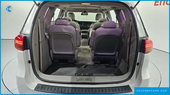 KIA CARNIVAL 9-SEATER PRESTIGE
