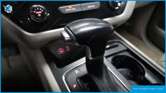 KIA CARNIVAL 9-SEATER LUXURY