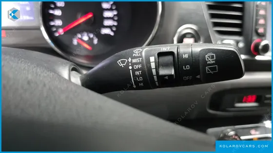 KIA CARNIVAL 9-SEATER LUXURY