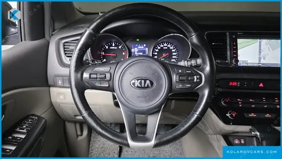 KIA CARNIVAL 9-SEATER LUXURY