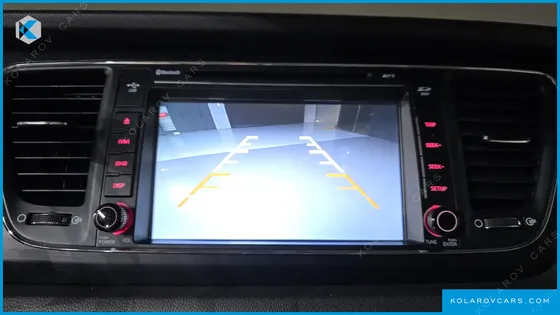 KIA CARNIVAL 9-SEATER LUXURY