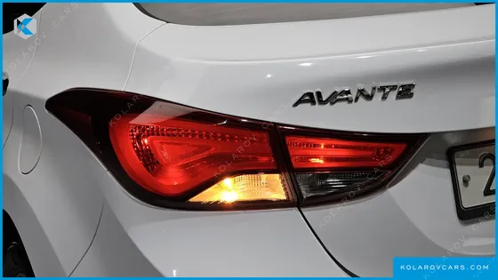 HYUNDAI ELANTRA (AVANTE) 1.6 GDI SMART