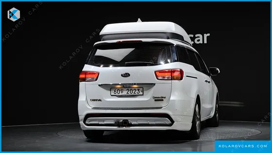 KIA CARNIVAL 9-SEATER HI-LIMOUSINE