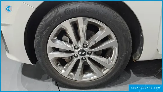KIA CARNIVAL 9-SEATER HI-LIMOUSINE