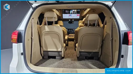 KIA CARNIVAL 9-SEATER HI-LIMOUSINE