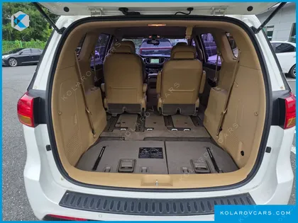 KIA CARNIVAL 7-SEATER LIMOUSINE