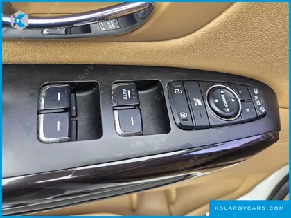 KIA CARNIVAL 7-SEATER LIMOUSINE
