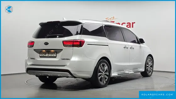KIA CARNIVAL 7-SEATER LIMOUSINE