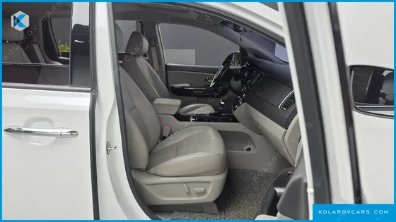 KIA CARNIVAL 7-SEATER LIMOUSINE
