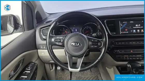 KIA CARNIVAL 7-SEATER LIMOUSINE