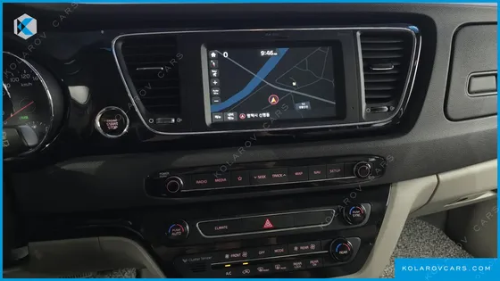 KIA CARNIVAL 7-SEATER LIMOUSINE