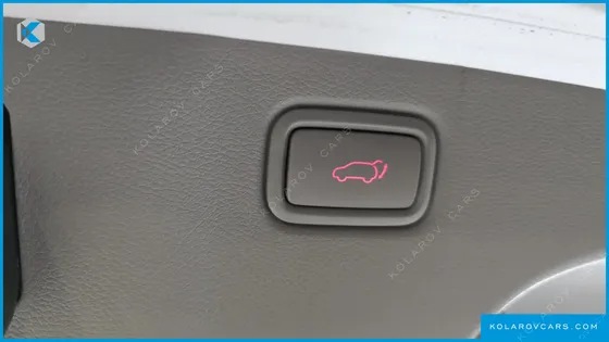 KIA CARNIVAL 7-SEATER LIMOUSINE