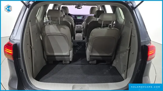 KIA CARNIVAL 9-SEATER LUXURY