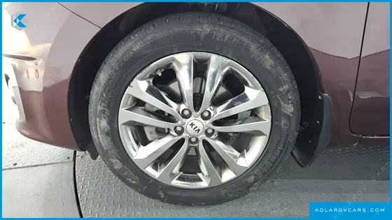 KIA CARNIVAL 9-SEATER PRESTIGE