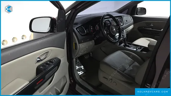 KIA CARNIVAL 9-SEATER PRESTIGE