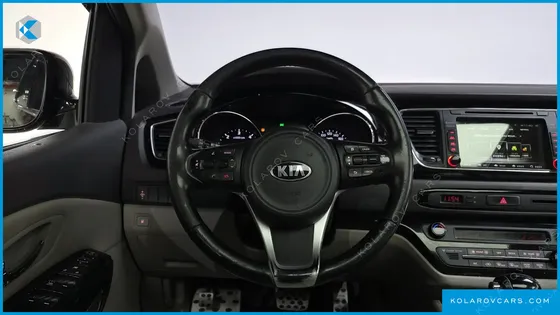 KIA CARNIVAL 9-SEATER PRESTIGE