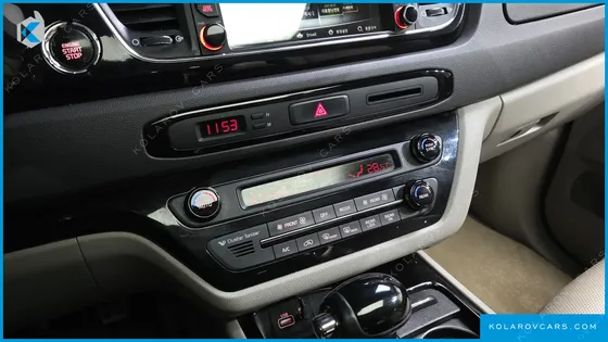 KIA CARNIVAL 9-SEATER PRESTIGE