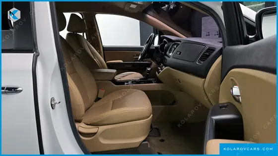 KIA CARNIVAL 9-SEATER LUXURY