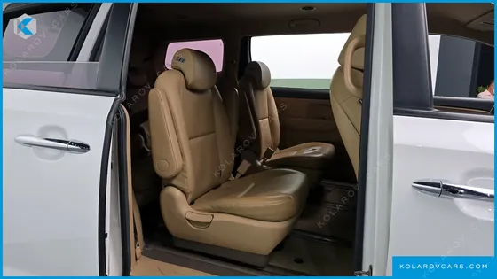 KIA CARNIVAL 9-SEATER LUXURY
