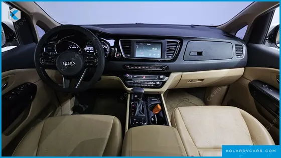 KIA CARNIVAL 9-SEATER PRESTIGE