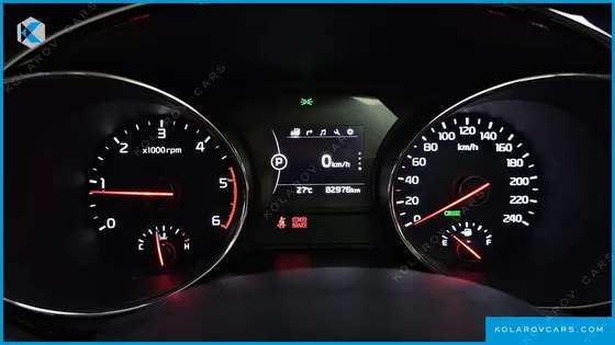 KIA CARNIVAL 9-SEATER PRESTIGE