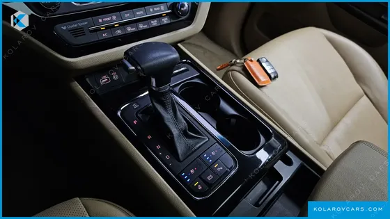 KIA CARNIVAL 9-SEATER PRESTIGE