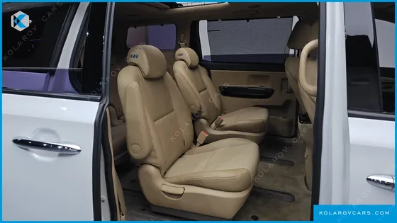 KIA CARNIVAL 9-SEATER PRESTIGE