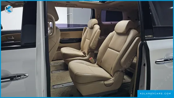 KIA CARNIVAL 9-SEATER PRESTIGE