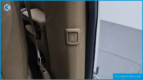 KIA CARNIVAL 9-SEATER PRESTIGE