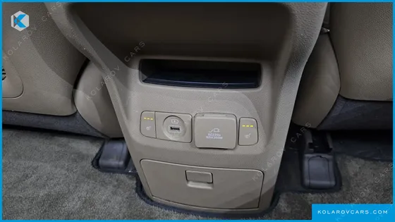 KIA CARNIVAL 9-SEATER PRESTIGE