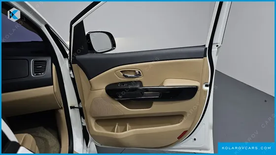 KIA CARNIVAL 9-SEATER PRESTIGE
