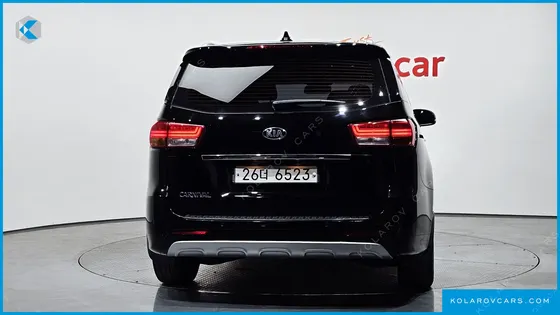 KIA CARNIVAL 9-SEATER PRESTIGE