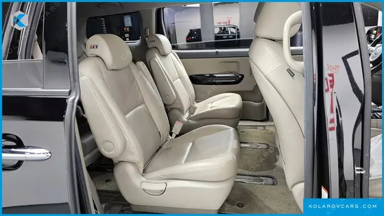 KIA CARNIVAL 9-SEATER PRESTIGE