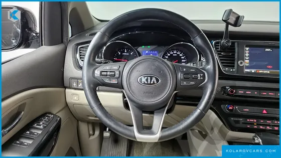 KIA CARNIVAL 9-SEATER PRESTIGE