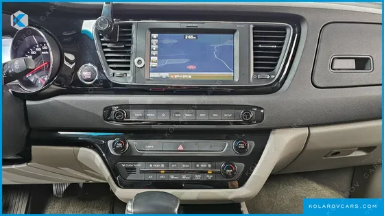 KIA CARNIVAL 9-SEATER PRESTIGE