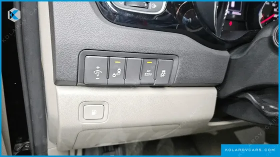 KIA CARNIVAL 9-SEATER PRESTIGE