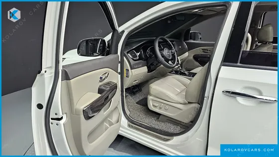 KIA CARNIVAL 9-SEATER NOBLESSE SPECIAL
