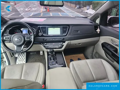 KIA CARNIVAL 9-SEATER NOBLESSE