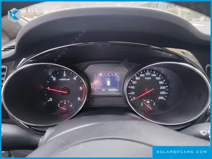 KIA CARNIVAL 9-SEATER NOBLESSE