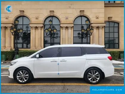 KIA CARNIVAL 9-SEATER NOBLESSE