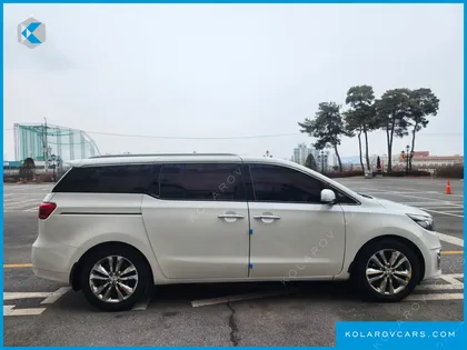 KIA CARNIVAL 9-SEATER NOBLESSE