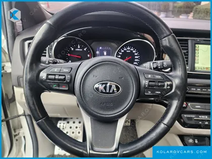 KIA CARNIVAL 9-SEATER NOBLESSE