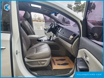 KIA CARNIVAL 9-SEATER NOBLESSE