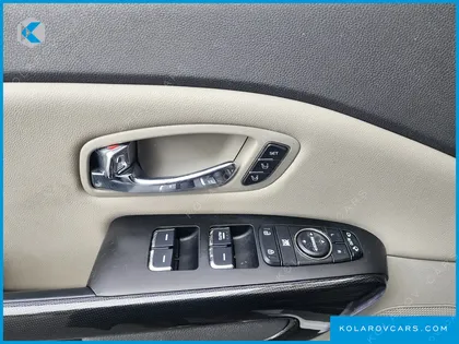 KIA CARNIVAL 9-SEATER NOBLESSE