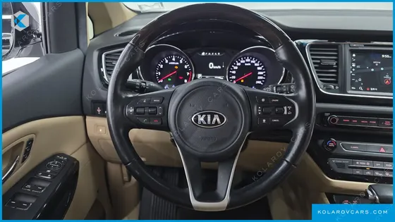 KIA CARNIVAL GASOLINE 9-SEATER NOBLESSE