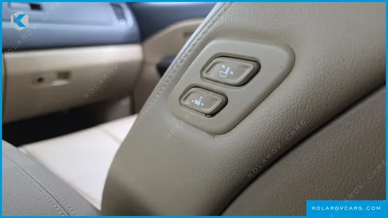 KIA CARNIVAL GASOLINE 9-SEATER NOBLESSE