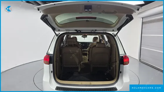 KIA CARNIVAL GASOLINE 9-SEATER NOBLESSE