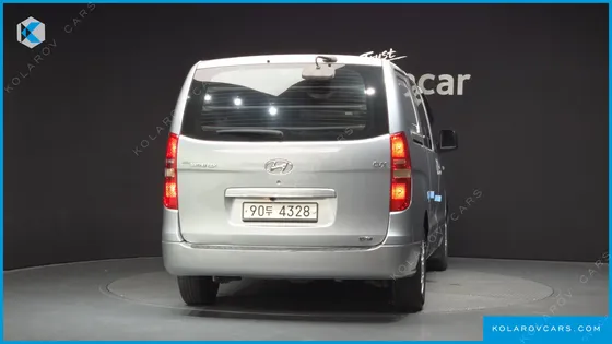 HYUNDAI STAREX 5-SEATER VAN