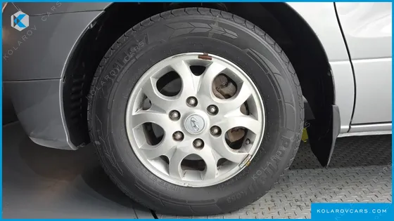 HYUNDAI STAREX 5-SEATER VAN